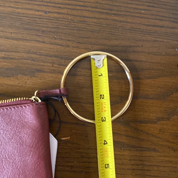 New w Tags genuine leather Thacker hands free wristlet with matching card case - Picture 10 of 12